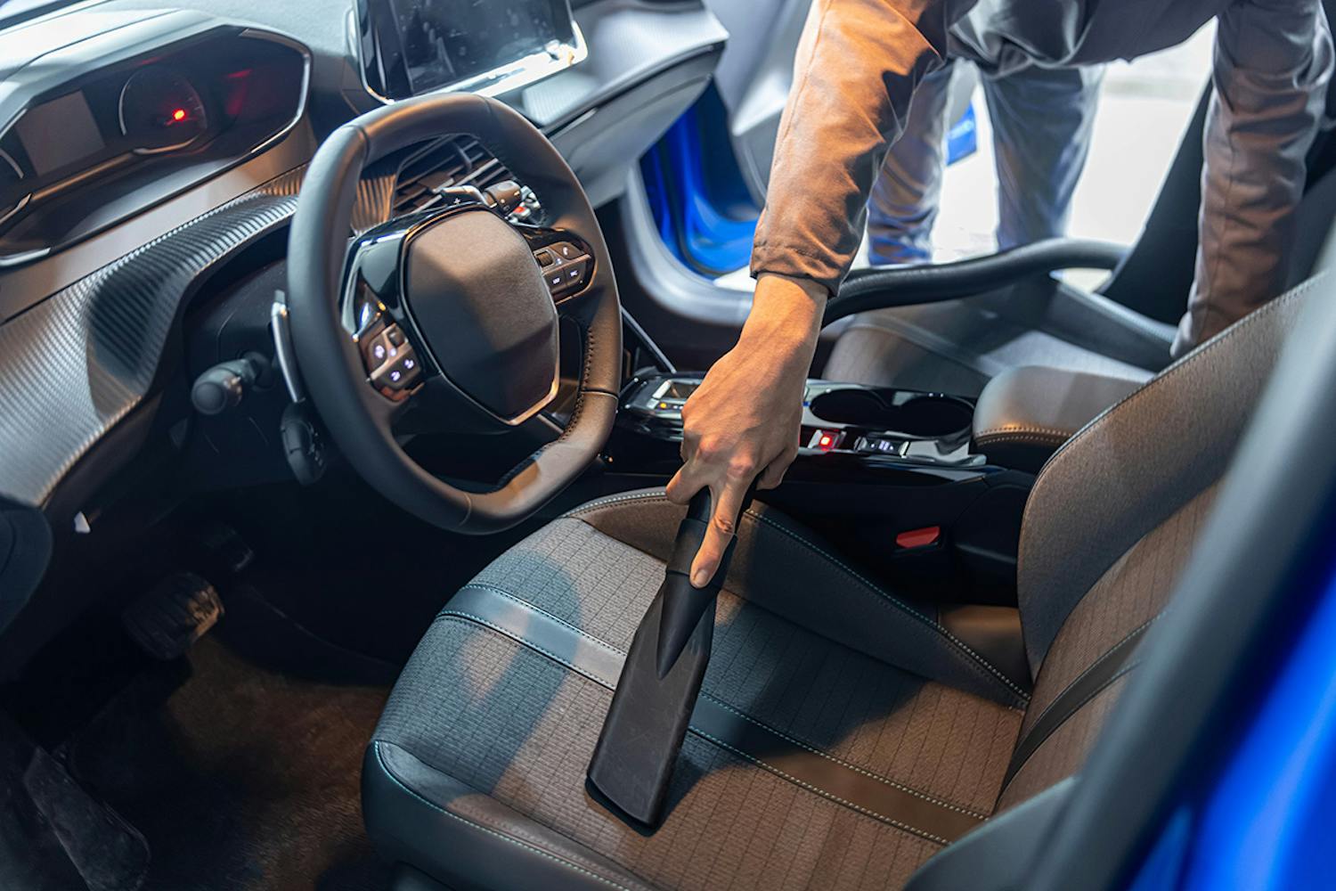 Rengöring av bilsäten Rengöring av bilsäten